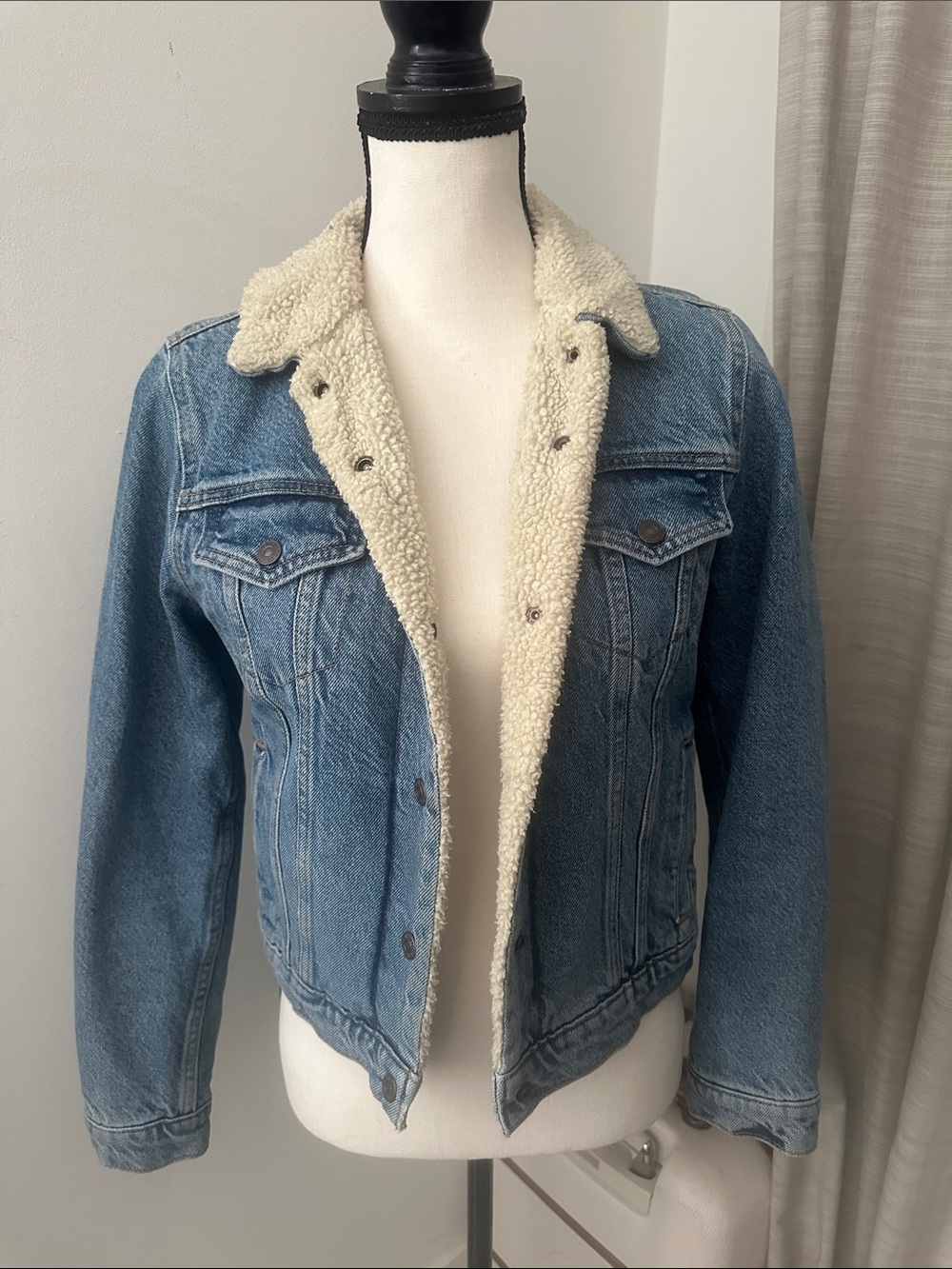 Levi's fully lined Blue Denim Jacket S
